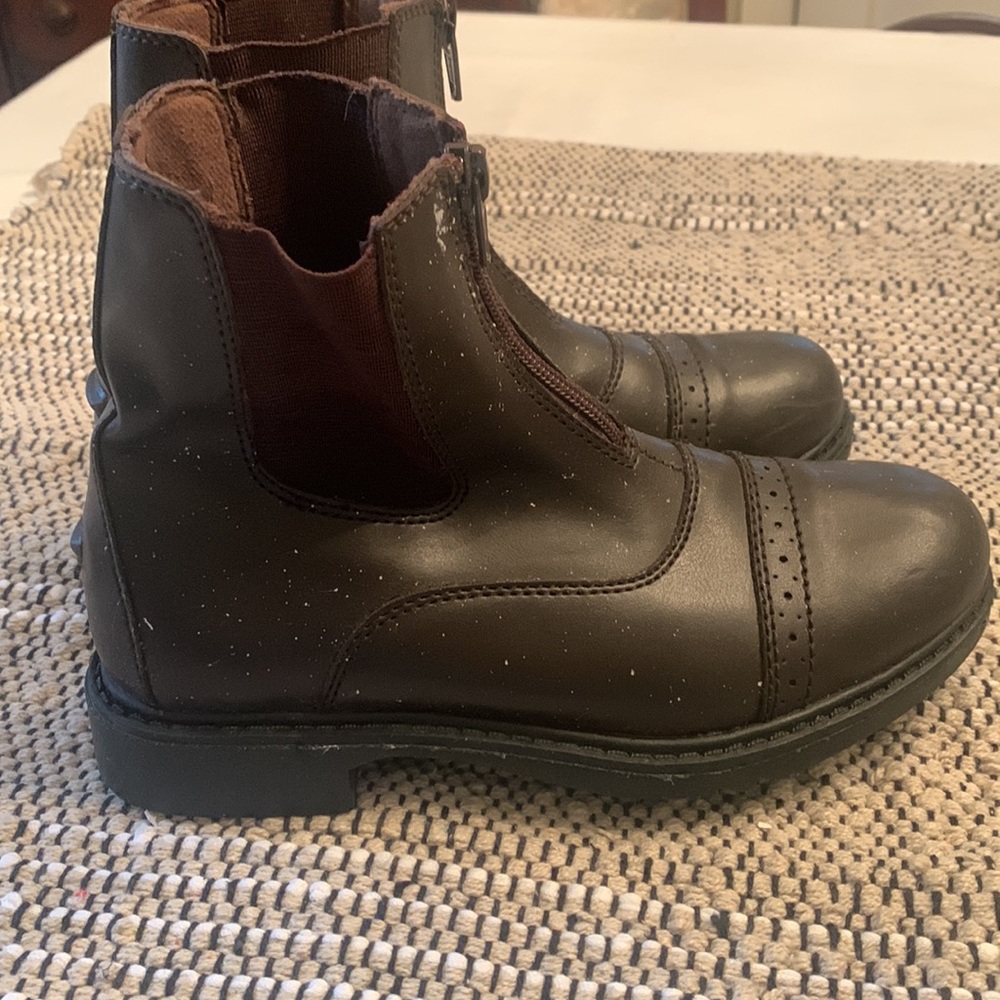 Tuff Rider Riding Boots. Size 4 Girl. - Picture 6 of 12